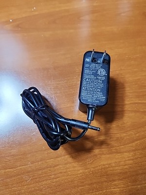 Idea Power Electronic Technology AD036D190210UV AC Power Adapter 19V 2.1A NEW
