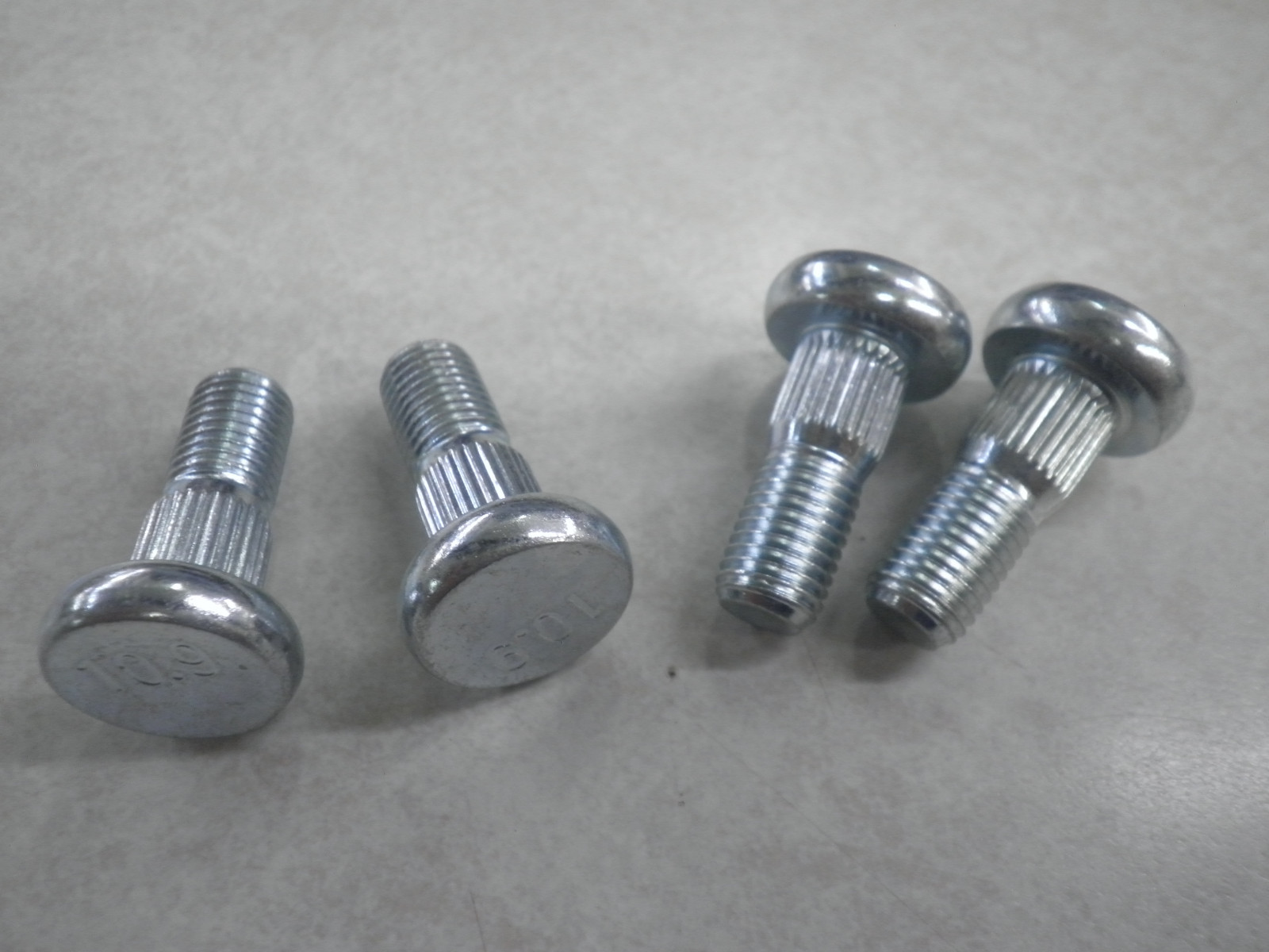 New OEM Arctic Cat ATV Wheel Hub Stud Bolts (Lot of 4) Part 0402974