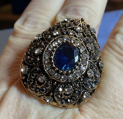 Großer tiefblauer Queenly Shield Statement Ring, Größe 9 1/2, Cocktail breiter Ring