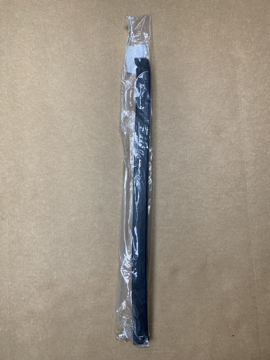 Front Windshield Pillar Molding Passenger Side For 2016-2020 Kia Sorento