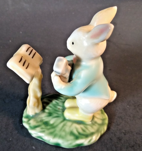 Albert Kessler Guitar Playing Rabbit ceramic figurine words on bottom 3.25" tall - Picture 4 of 6