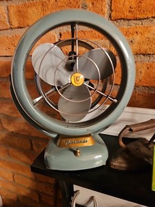 VINTAGE C. 1950 VORNADO ELECTRIC FAN MCM ATOMIC AGE RETRO DECOR WORKS Great 