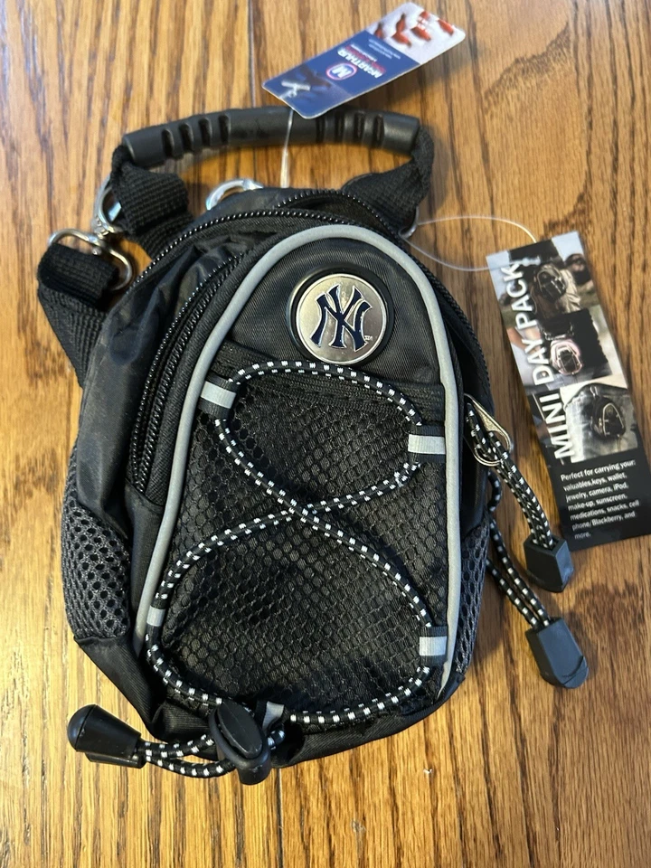 New York Yankees Baseball Black Mini DAY PACK travel Bag NEE W/ TAGS - Image 4 of 4