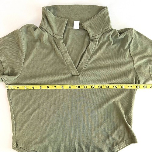 Old Navy Ultra lite Cropped Polo Women's L Sage Green - Picture 5 of 8