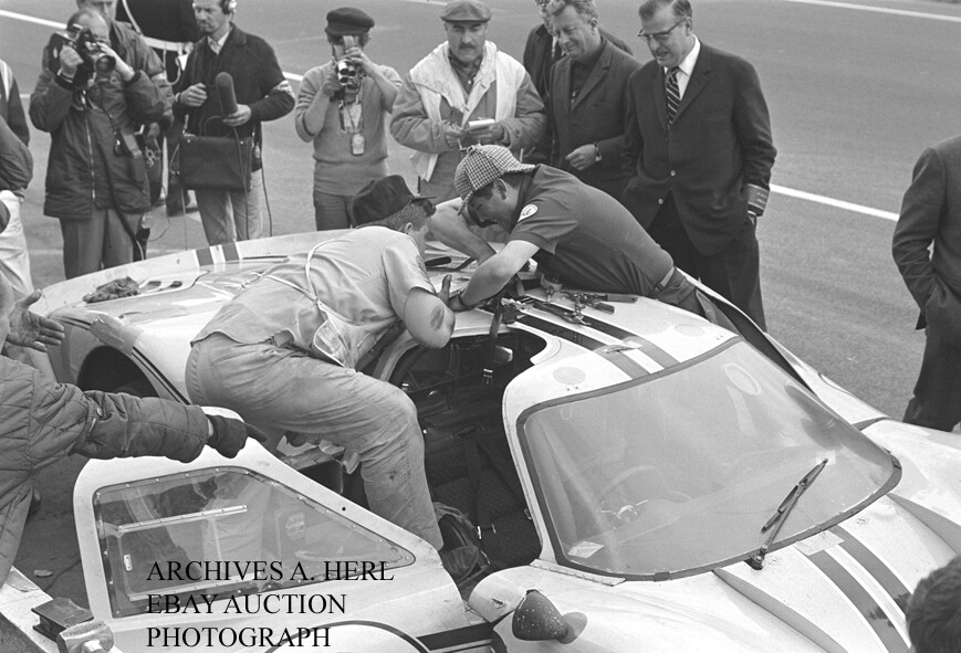 1967 Ford GT40 Mk IV Le Mans racing photo with McLaren and Donohue