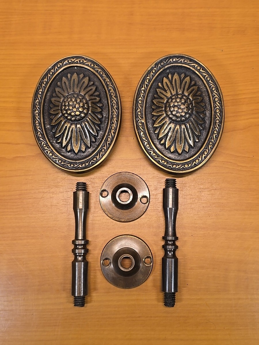 2 VTG Solid Brass Flower Curtain Tie Backs Sunflower, Large Oval 4"x3" Rare Used
