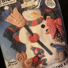 Design Works Crafts Woodland Friends 5109 Snowman Felt Wall Hanging Kit NRFP