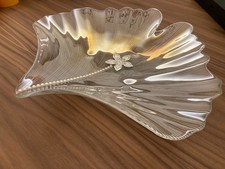 Soprammobile in vetro a forma di conchiglia