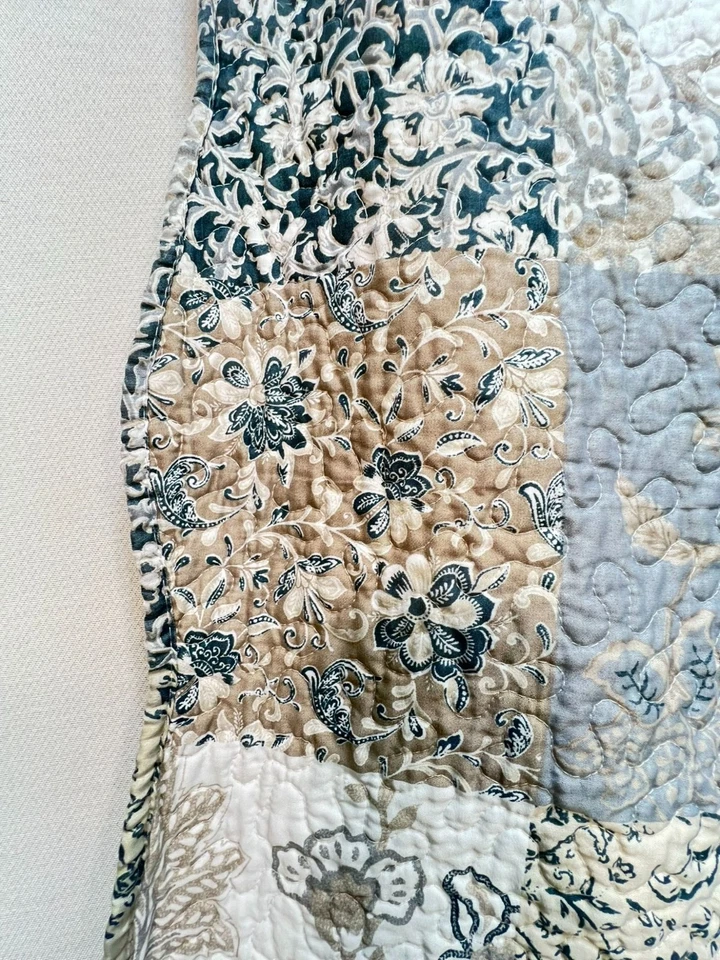 Patchwork Floral Quilt Blanket Reversible Full/Queen Rustic - Image 3 of 4