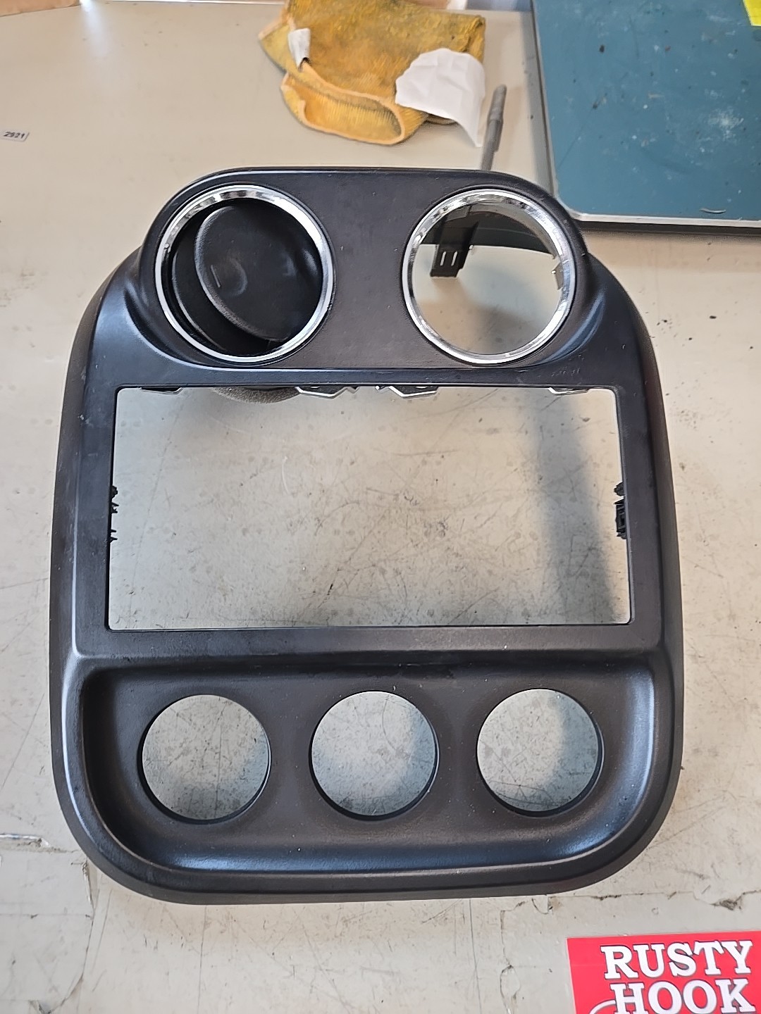 2015 Jeep Patriot Radio Climate Control Dash Cover Trim Bezel