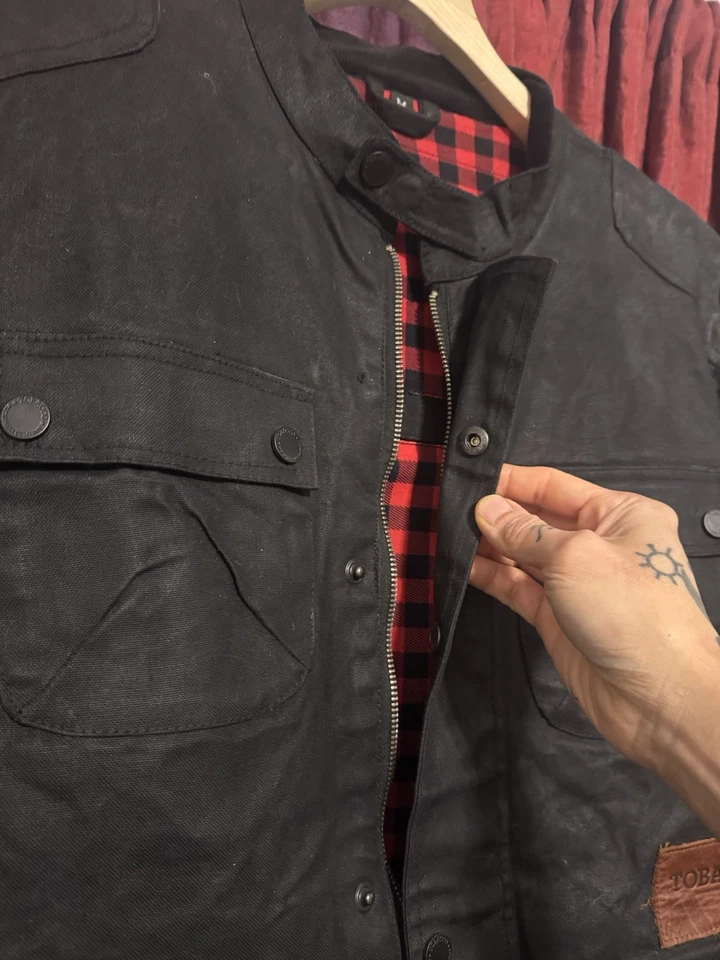 Jaqueta jeans encerada preta para motocicleta Tobacco Motorwear McCoy - Imagem 2 de 4