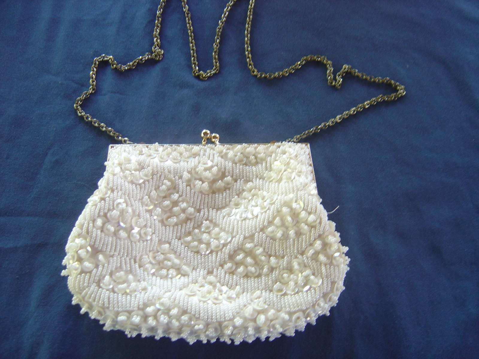 WOMENS  Ivory Floral Beaded Sequin Clutch Kiss Lock w Gold Chain Shoulder Strap