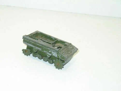 Véhicules militaires miniatures Dinky en guerre