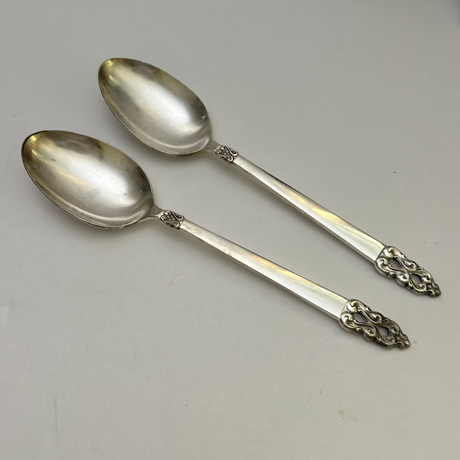 Rogers King Frederick Silverplate Stainless Flatware - 2 Serving Spoons 8-3/4"
Opens in a new window