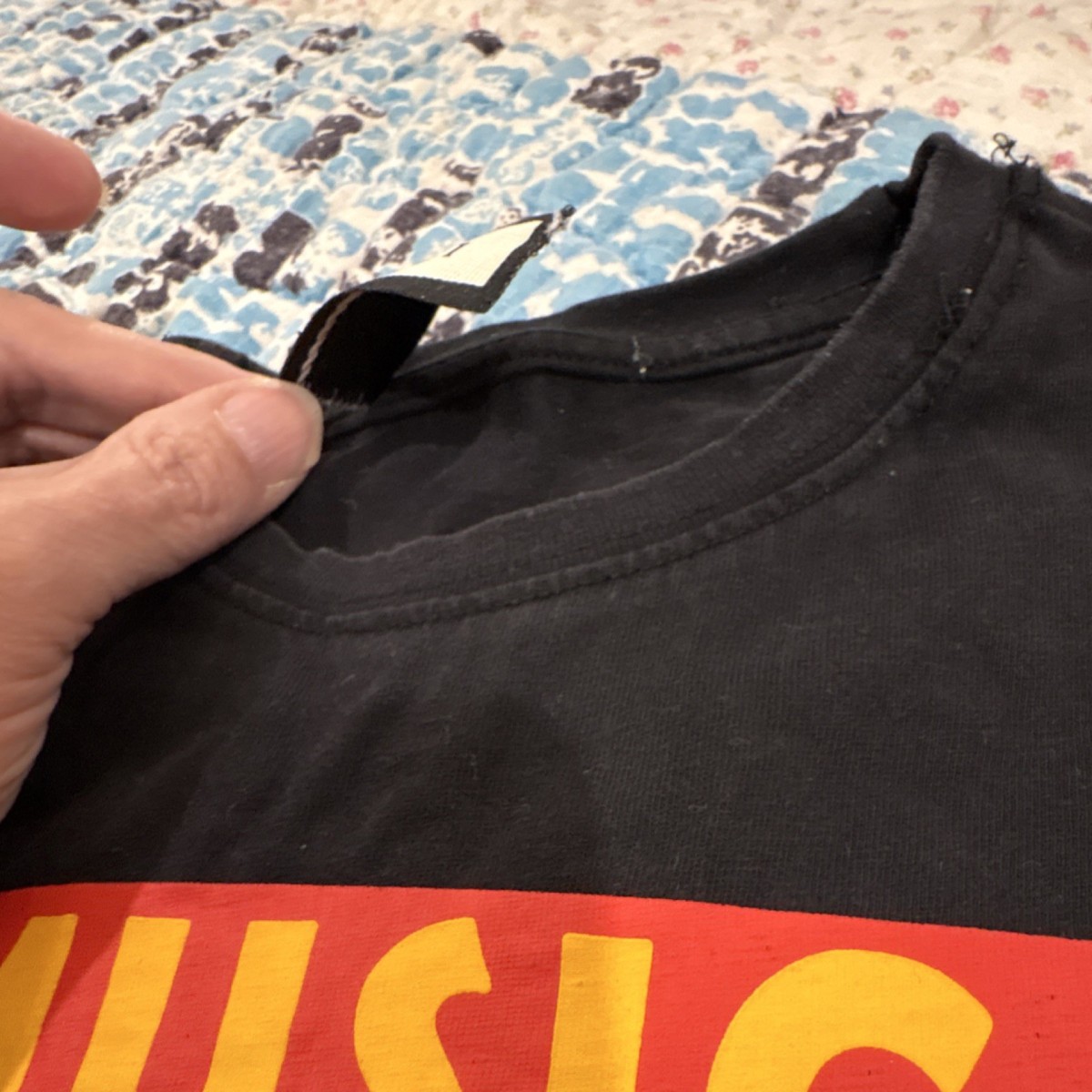 Gucci Boys Black Graphic Print Music Theme Cotton T-Shirt Size 130