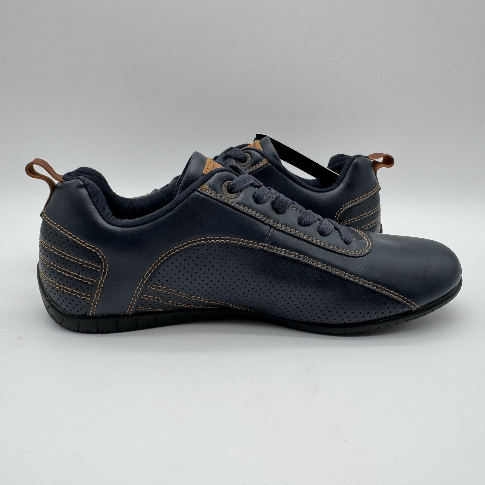 New Levis Sylmar Burnish Men’s 9.5 Navy Sneakers NWT thumbnail 5