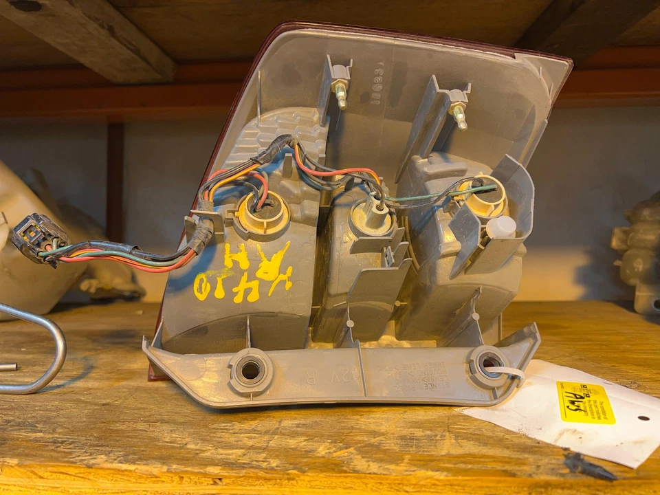 Luz Trasera Lámpara Lente ISUZU AXIOM Derecha 02 03 04 Foto 2 de 2