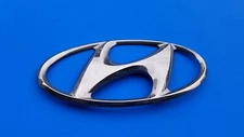 HYUNDAI FRONT GRILLE CHROME EMBLEM BADGE LOGO SYMBOL USED OEM B16