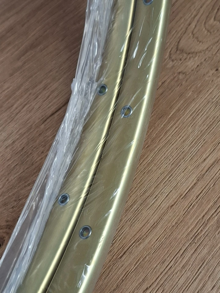 Retro Bicycle Parts NOS Super Champion Competition Set of Rims 28" 700C 28H Gold - Image 4 of 4