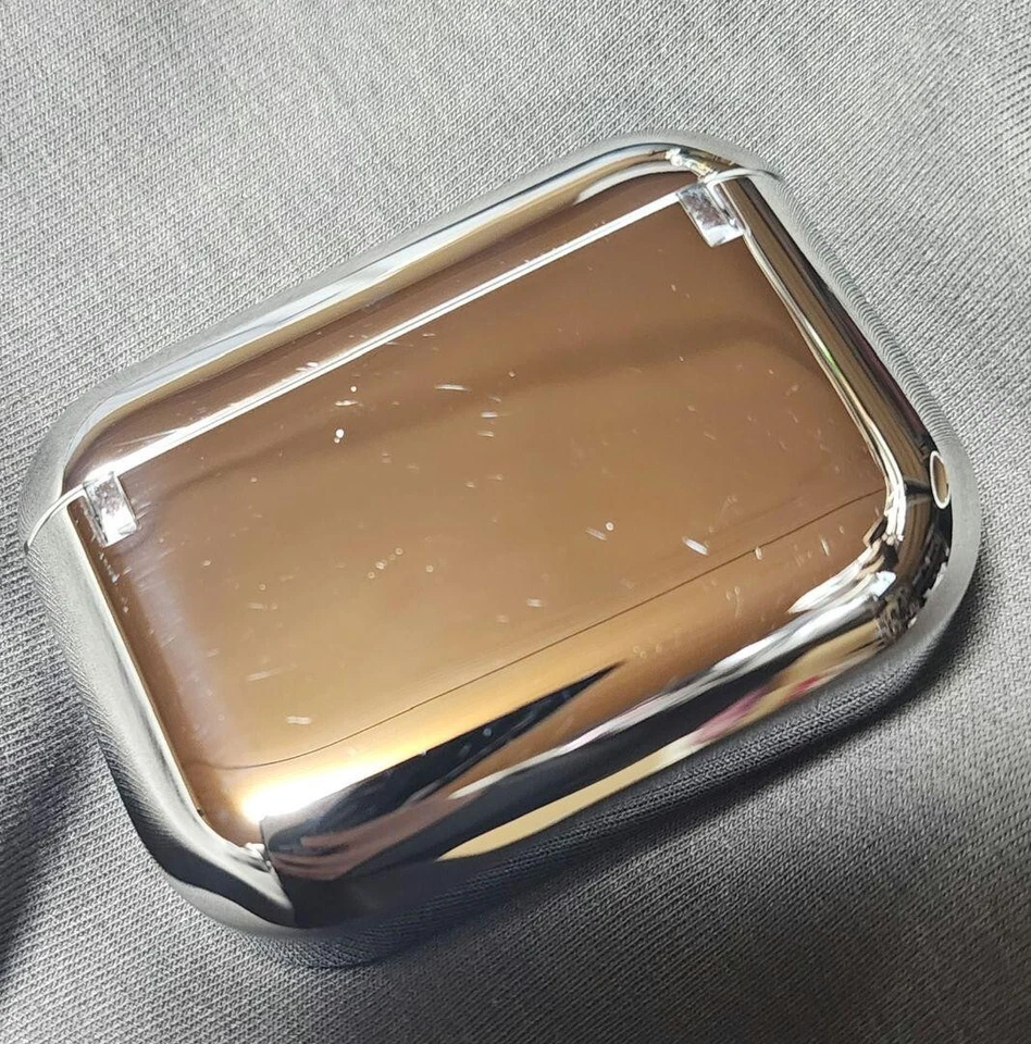 Master & Dynamic MW08 Active Noise-Cancelling True Wireless Earphones Working - Image 3 of 3