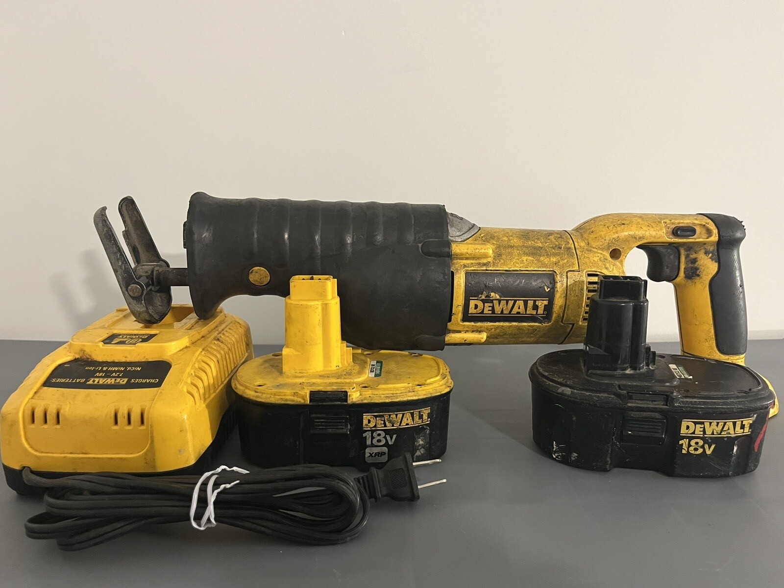 DeWalt XRP DC385 18V Variable Speed Cordless Reciprocating Saw Battery & Charger eBay