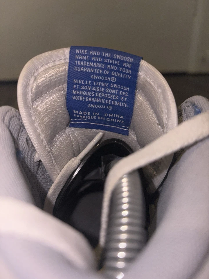Mens Nike Air Jordan 1 Retro High OG 'Hyper Royal' in a UK 6, photo 4 of 5