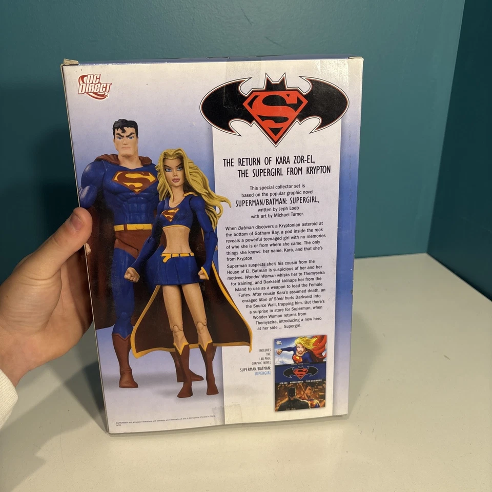 SUPERMAN/BATMAN: SUPERGIRL (MICHAEL TURNER) JUEGO DE COLECCIONISTA DC DIRECTO SIN ABRIR Foto 4 de 4