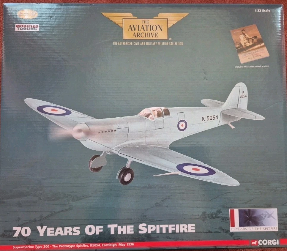 Corgi製 Spitfier スピットファイヤー　1／32スケール　新品 Corgi Spitfire 1:32 Contemporary Manufacture Aircrafts