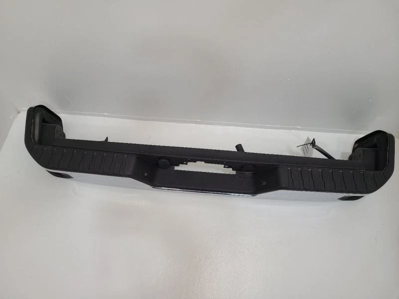 2023 23 GMC SIERRA 2500 Rear Chrome Bumper  - Image 2 of 4