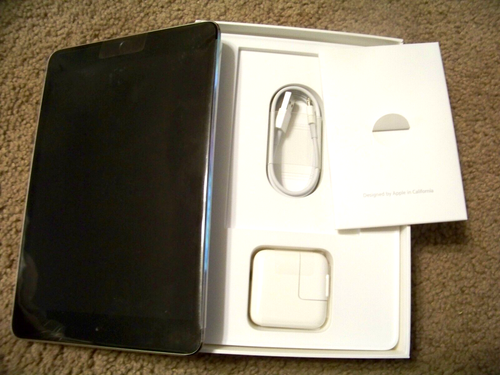 NEW iPad Mini MGGQ2LL/A Wi-Fi 64GB Space Gray  2014 Includes Box & Accessories - Afbeelding 1 van 4