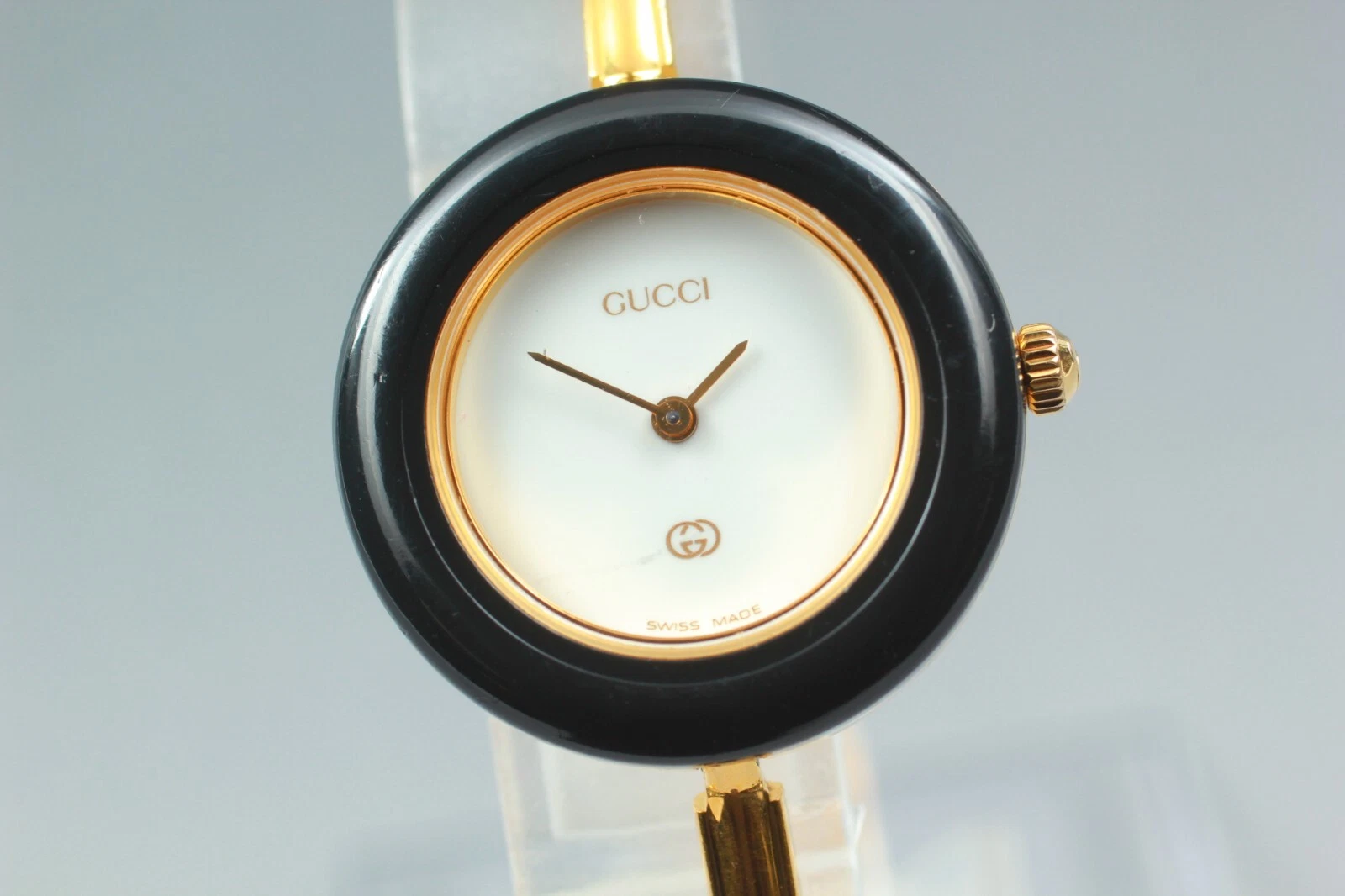 [ Presque comme neuve] Montre femme GUCCI 11/12 cadran lunette à changement quartz or du JAPON