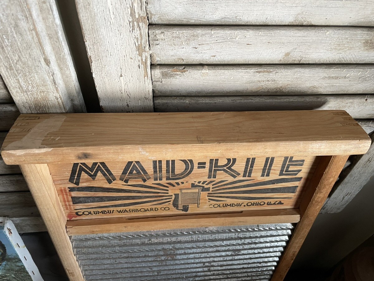 Vintage Maid-Rite Washboard No.2072 Columbus Washboard Co. Ohio