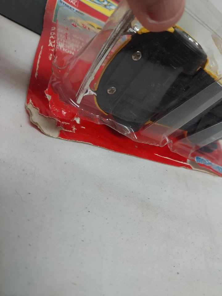 Majorette '41 Willys Coupe No. 2602 1/32-scale damaged box - Image 2 of 4