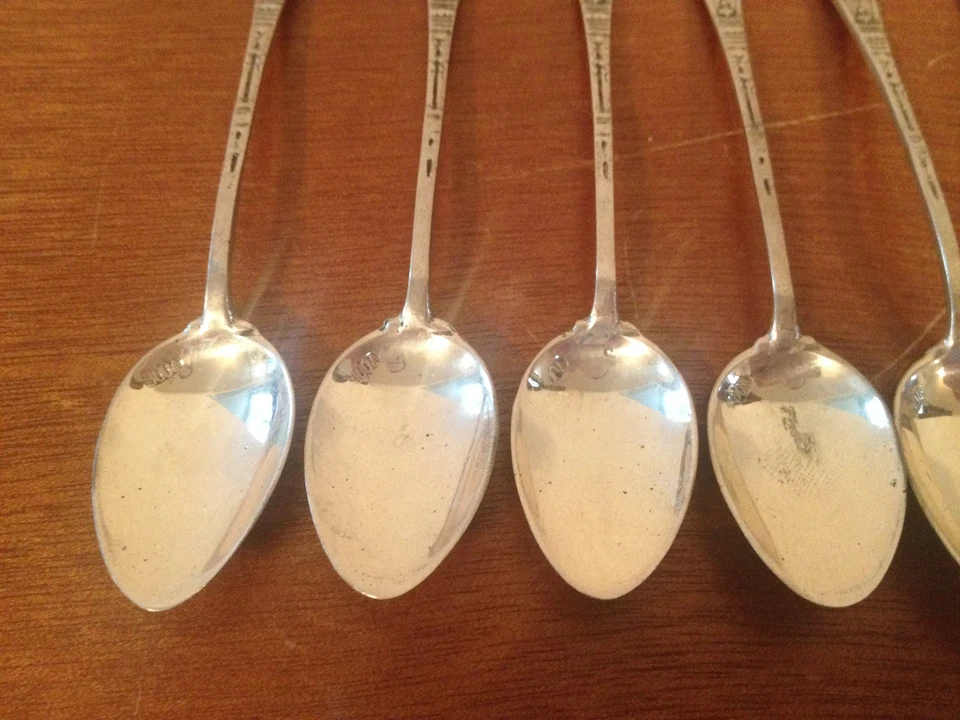 Antiguo juego de 6 cucharas pequeñas de plata 800 alemanas probables con decoración facial 4 1/4" Foto 4 de 4