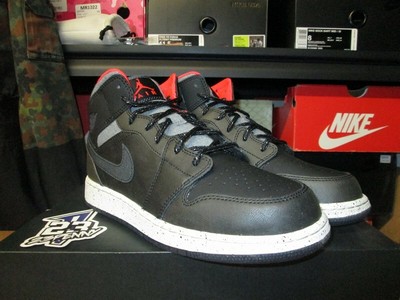 jordan 1 mid holiday