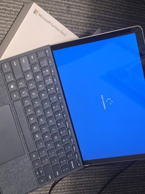 Microsoft Surface Go 2 64GB (dead battery)