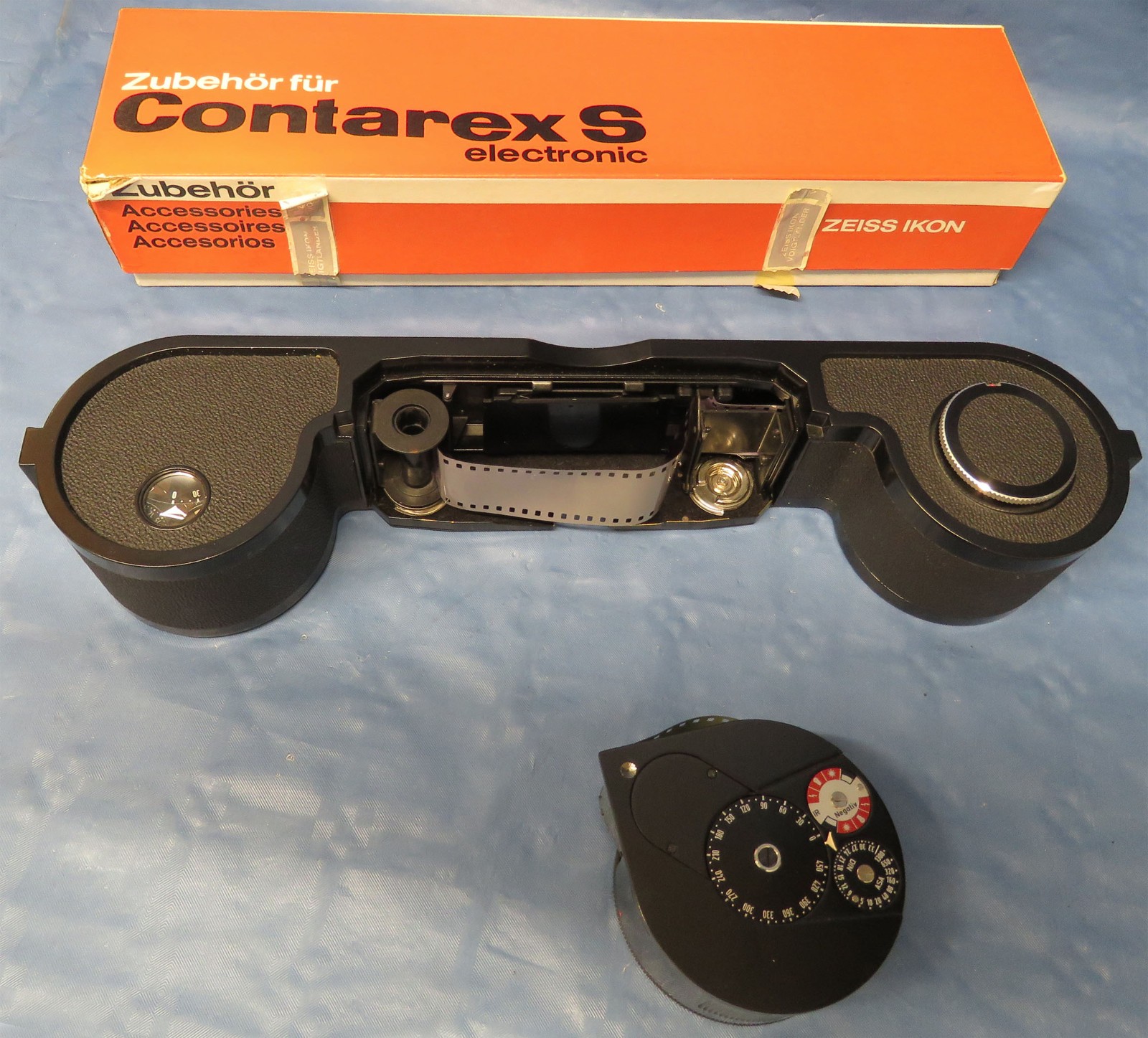 Zeiss Ikon Contarex  17m-Filmmagazin mit Filmkassetten