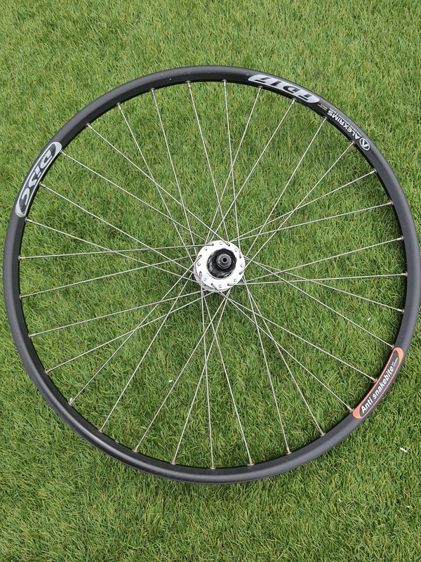 Alex Rims TD17 26" MTB rear disc brake wheel with formula hud in vgc