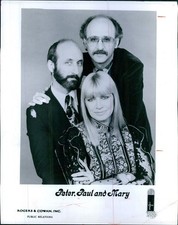 Musician Peter Paul And Mary Oakdale Musical Theatre Rogers & Cowan 8X10 Photo Musician Peter Paul And Mary Oakdale Musical Theatre Rogers & Cowan 8X10 Photo