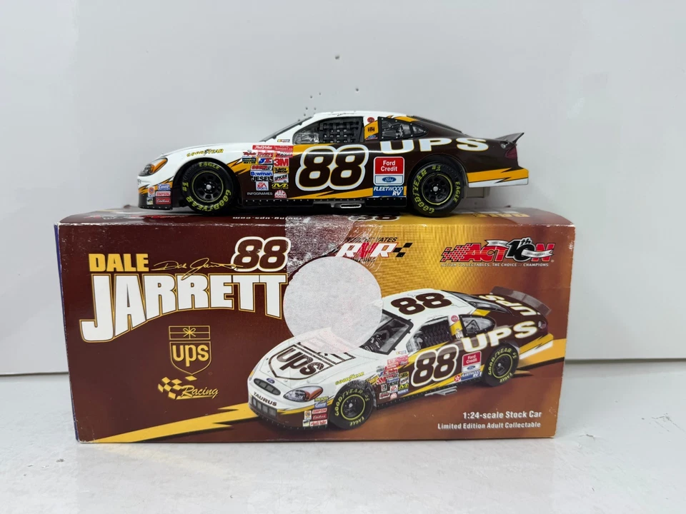 Acción Nascar #88 Dale Jarrett UPS 2002 Ford Taurus diecast 1:24 Foto 2 de 4