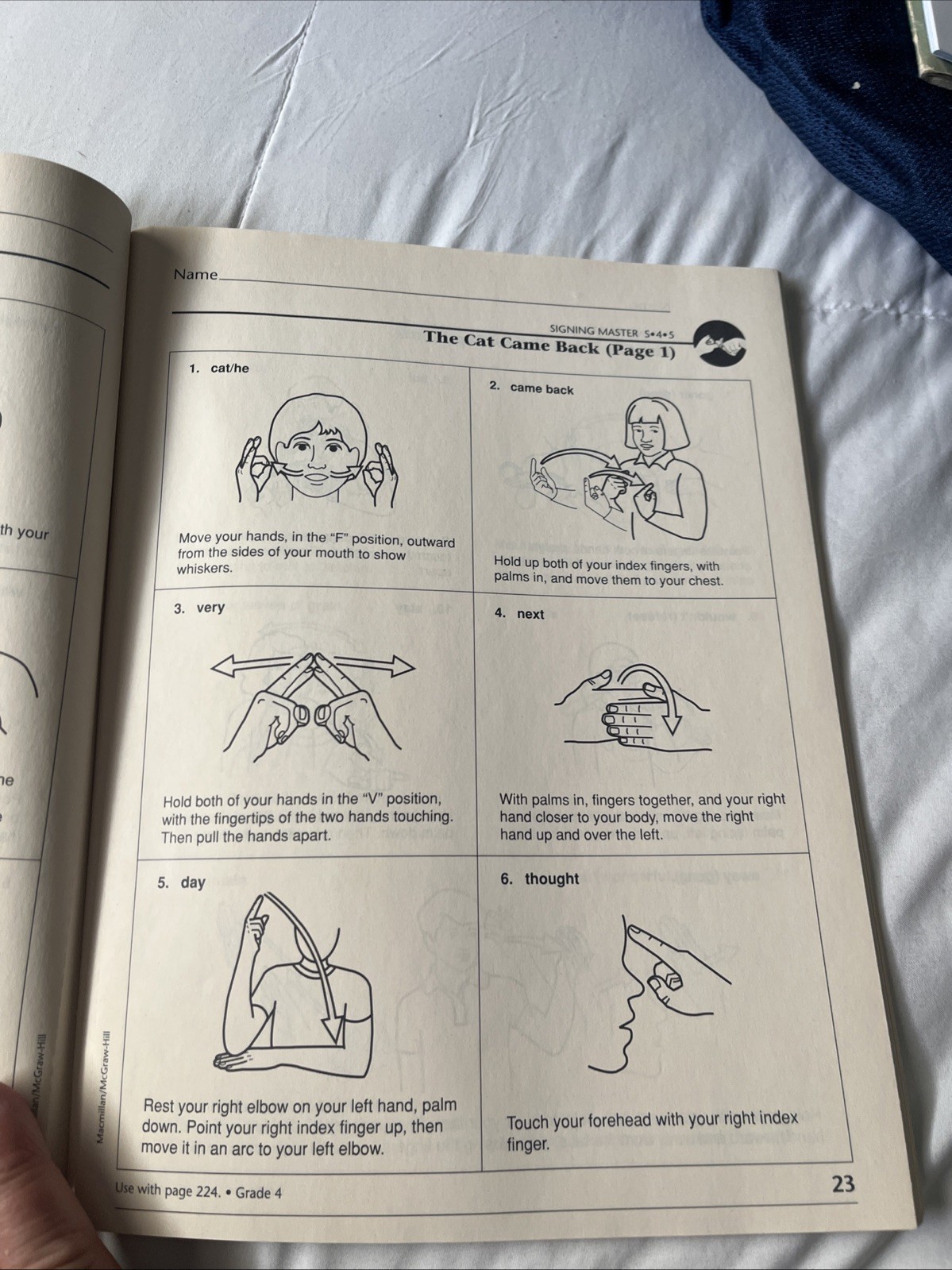 SHARE THE MUSIC - SIGNING BLACKLINE MASTERS - GRADES 3 - 6 Sign Language Book