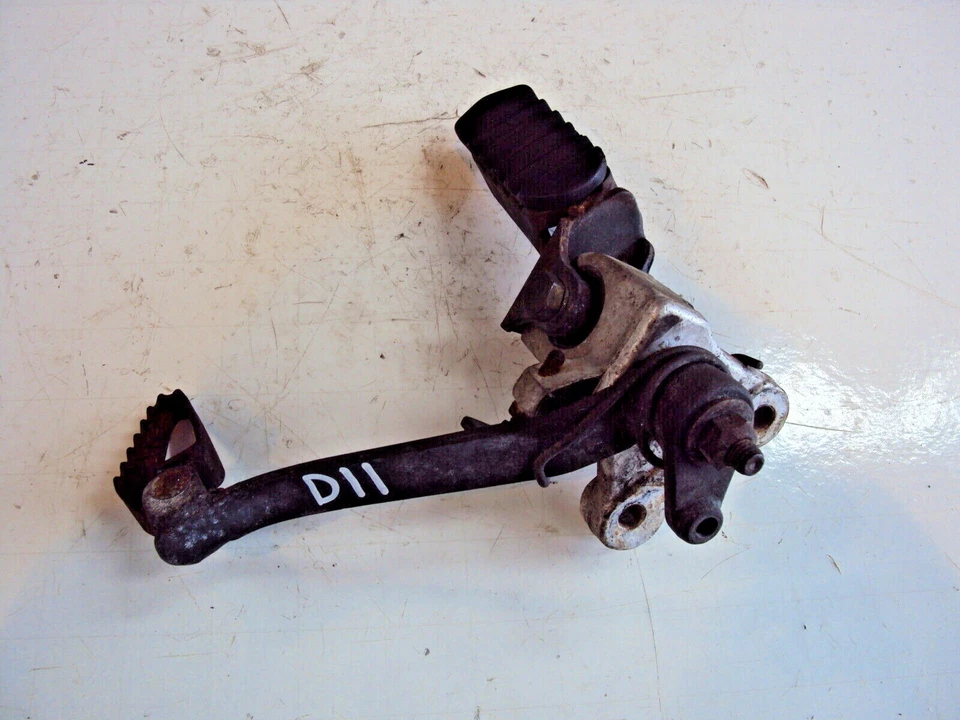 Pedal de freno derecho original original original genuino Cagiva clavija y percha Foto 2 de 4