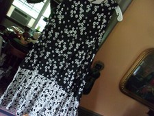 womans sz.S dress, from THE LOFT. exc. lightweight, sleeveless.