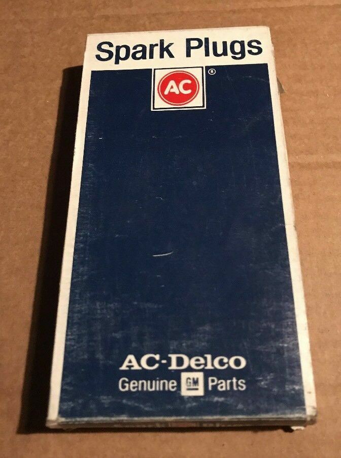 AC Delco GM Spark Plugs R42LTS 5613717 NOS Green Stripe