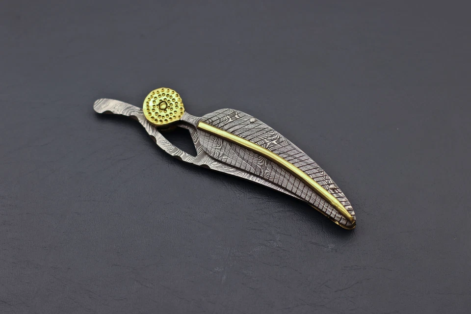 CUSTOM HAND MADE LEAF DAMASCUS BLADE FOLDING POCKET HUNTING KNIFE With Sheath - Image 4 of 4