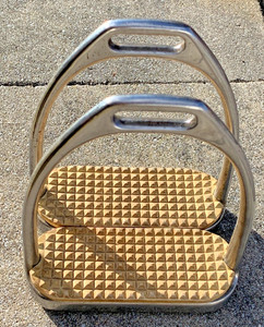 Korsteel Stirrups 4 1/4" Irons for English Saddles, Polished Stainless Steel