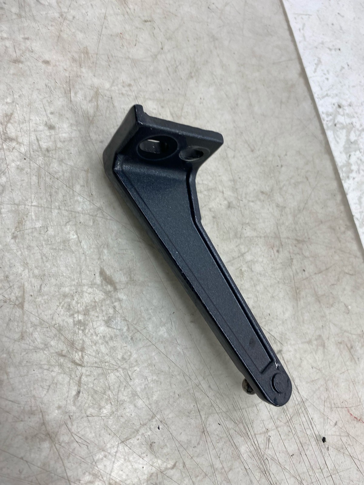 2019-2023 ASTON MARTIN VANTAGE FRONT RIGHT UPPER LOWER DOOR HINGE BRACKET SET