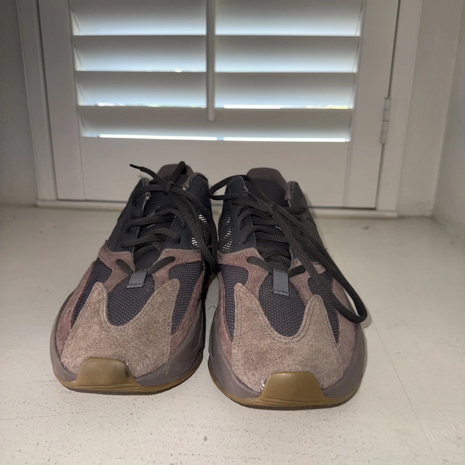 Talla 10.5 - Adidas Yeezy Boost 700 V1 Malva Foto 4 de 4