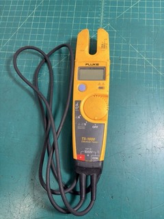 Fluke T5 1000 USA 🇺🇸 “HAS BROKEN CASE SEE DESCRIPTION”