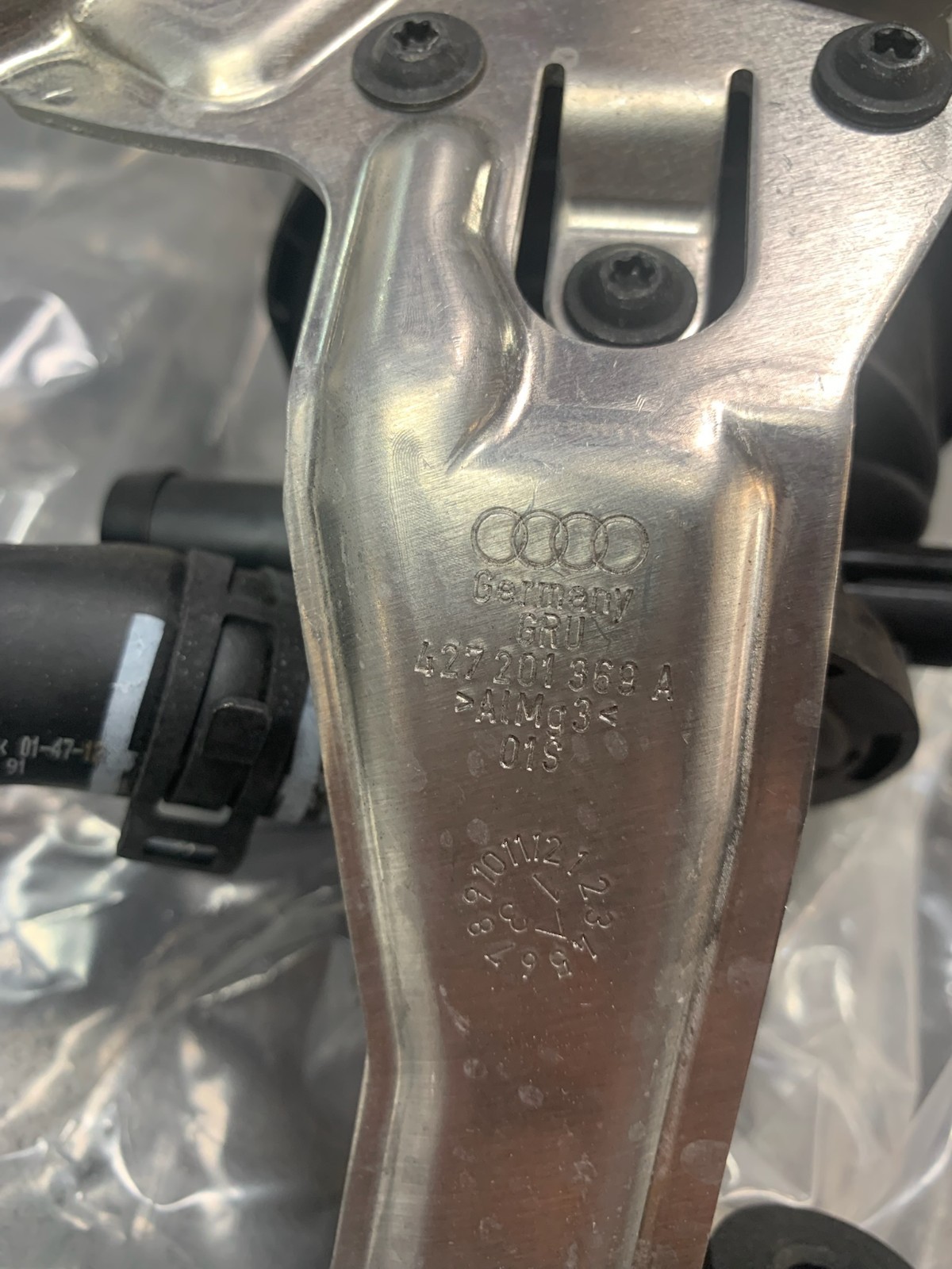 AUDI r8 emissions vent valve